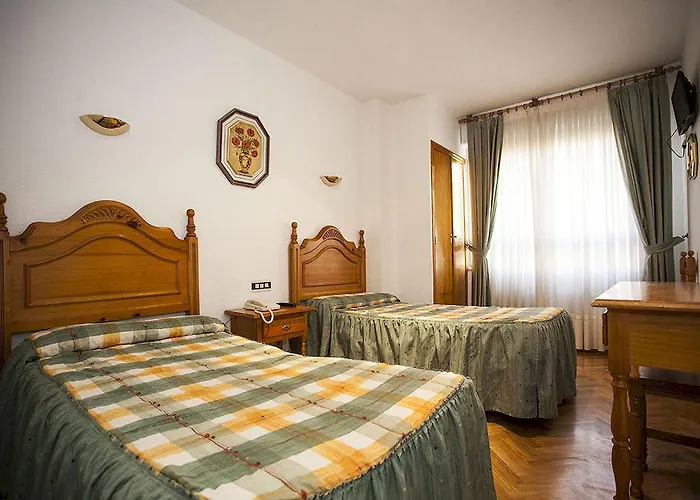 Barcelona Πανσιόν 3*